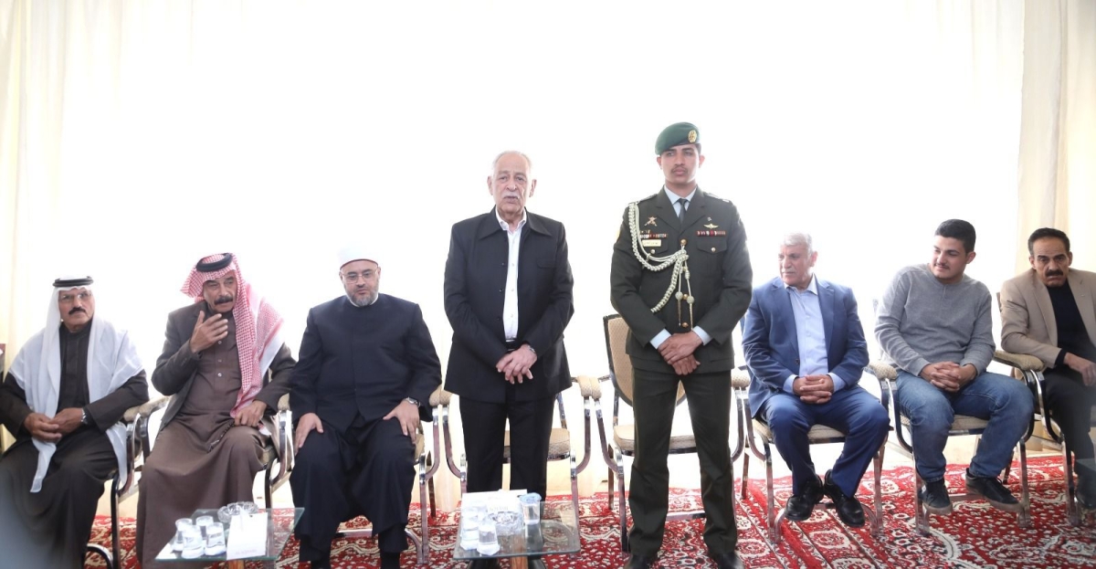 مندوبا عن الملك وولي العهد...العيسوي يعزي عشيرة أبو عرابي...صور