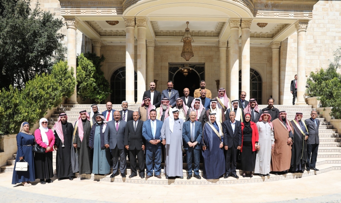 رئيس الديوان الملكي يلتقي وفدا من تجمع أبناء محافظة الكرك...صور