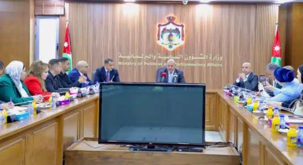 العودات: الأحزاب السياسية تمثل ركيزة أساسية في منظومة العمل الوطني