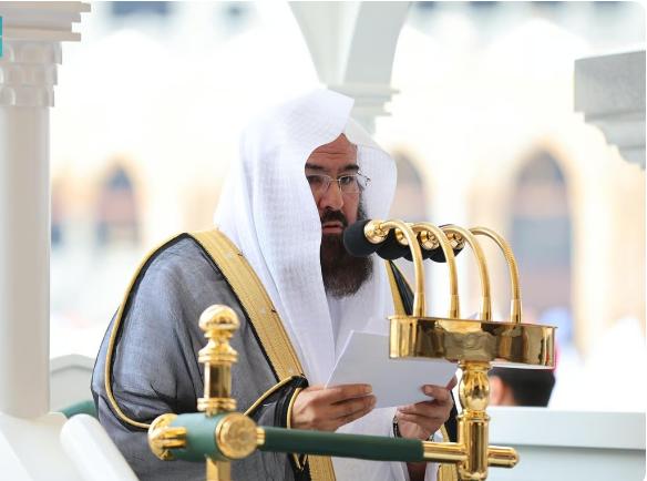 السديس يدعو حجاج بيت الله للالتزام بالأنظمة وتعظيم حرمة الحرم وسط حملات مضللة