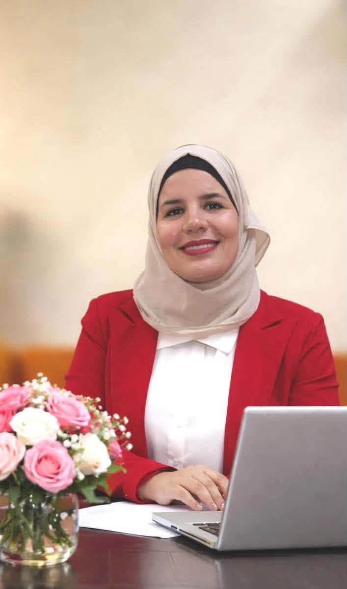 الختالين يهنئ شقيقته الدكتورة خلود بحصولها على الدكتوراه بامتياز في إدارة الأعمال