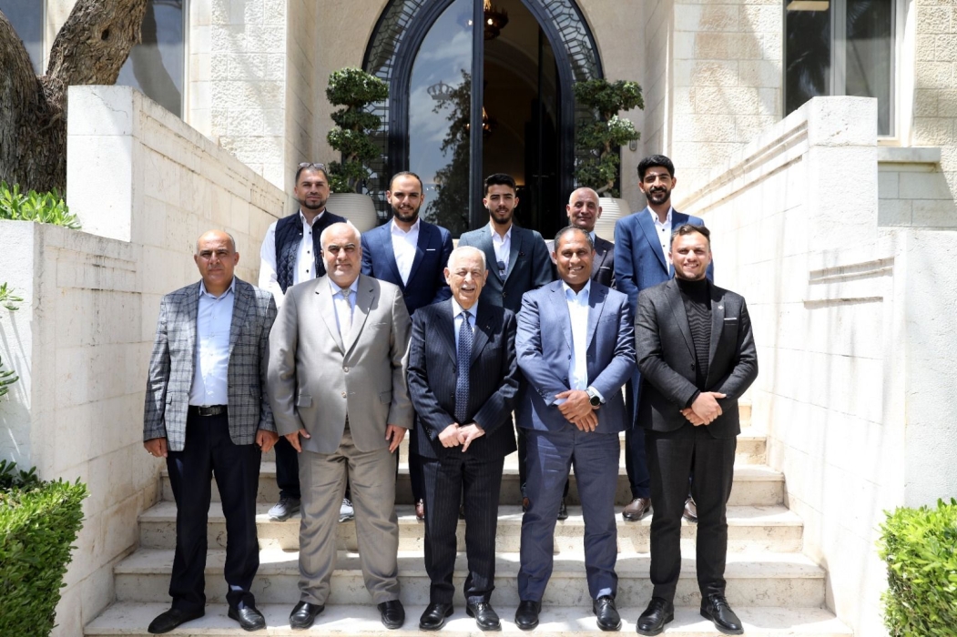 رئيس الديوان الملكي الهاشمي يلتقي وفدا من أكاديمية شباب الكرك