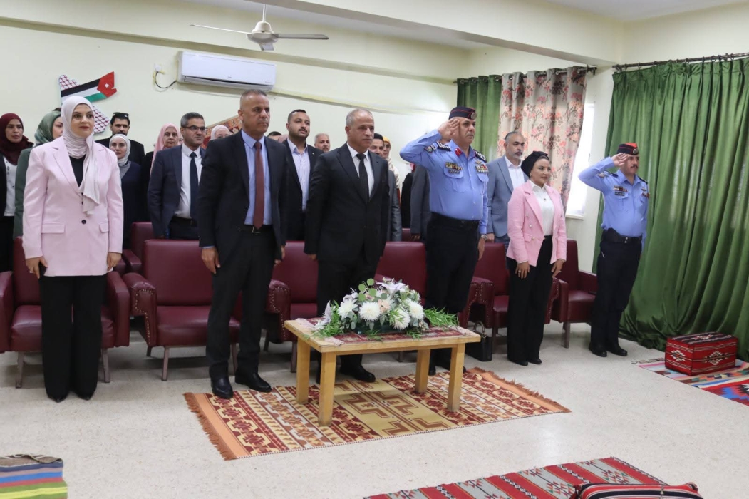 الهديرس يفتتح المعرض التراثي الأردني.