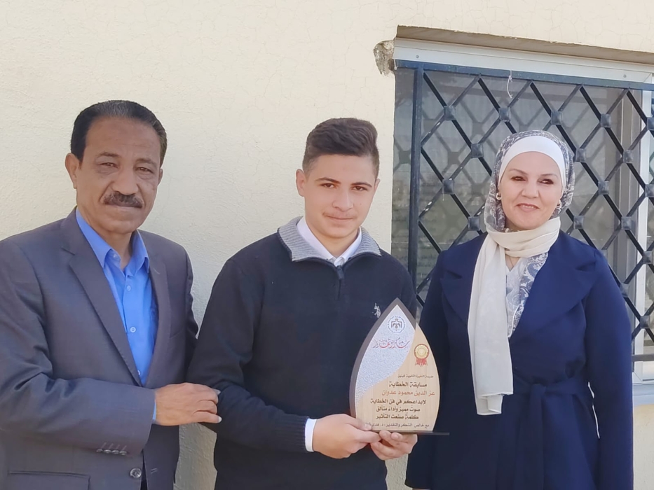 الزبن يشيد بمشاركات طلبةالنقيرة ومعلميهم في المحافل الوطنية والنشاطات التطوعية