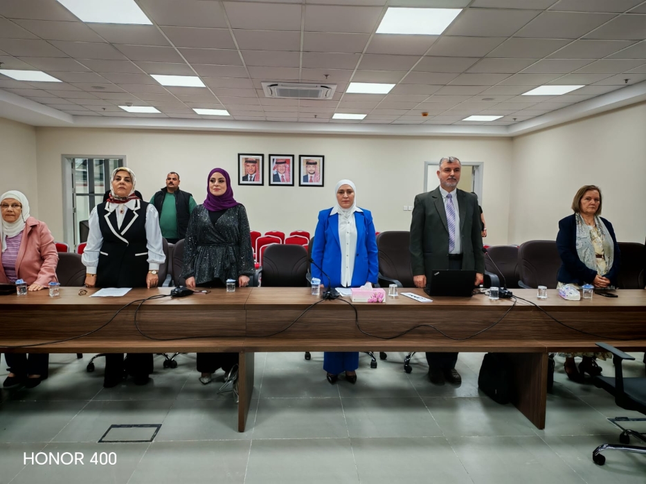 قيادات برلمانية وأكاديمية تناقش حماية الأبناء من التنمر والأزمات النفسية في ندوة بإربد