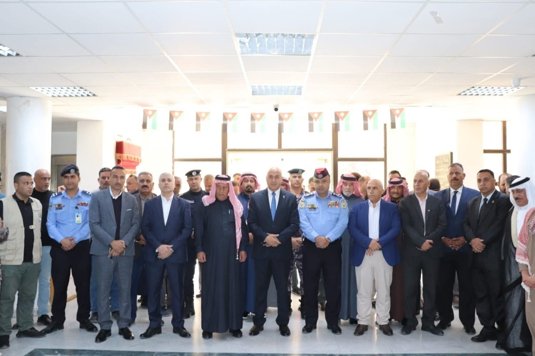 العميد عمر الجبور  يشارك في افتتاح مهرجان الطفيلة ....صور