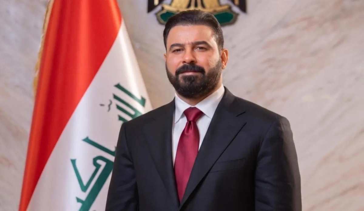 الرئيس العراقي يكلّف علي الزيدي بتشكيل الحكومة