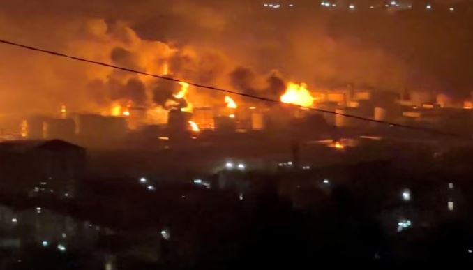 سلطات روسية: اندلاع حريق في مصفاة بعد هجوم بمسيرات