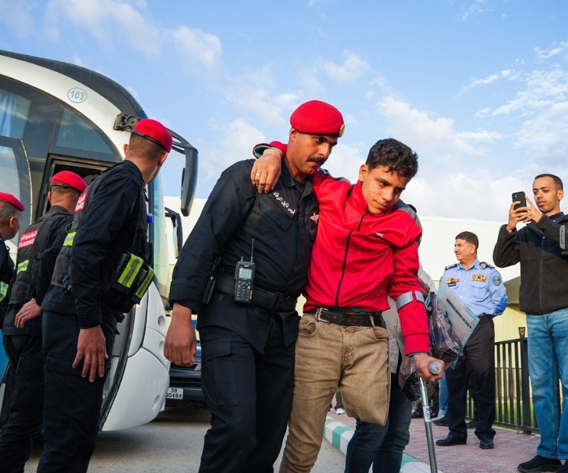 الأردن أجلى 716 مريضا من غزة منذ مطلع آذار 2025