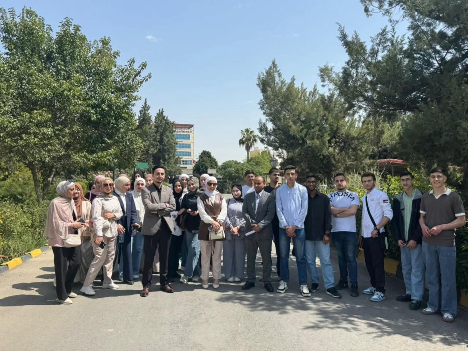 زيارة ميدانية لطلبة الوسائط المتعددة في كلية حطين إلى مؤسسة الإذاعة والتلفزيون لتعزيز مهاراتهم العملية...صور