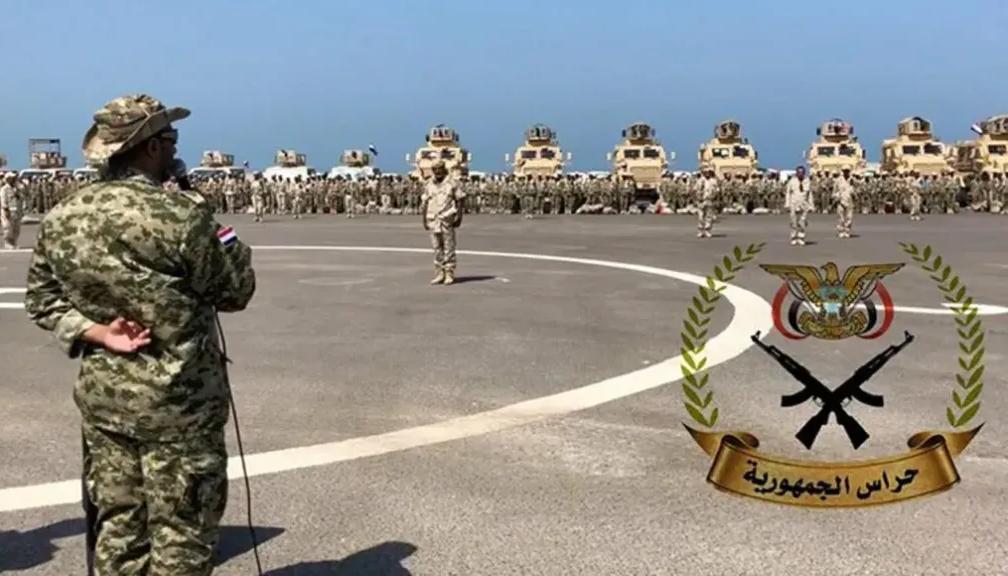 بإشراف سعودي.. بدء هيكلة قوات ‘‘طارق صالح’’ ودمجها في وزارة الدفاع اليمنية .. وقائدها يتلقى تحذيرًا شديد اللهجة من الرياض