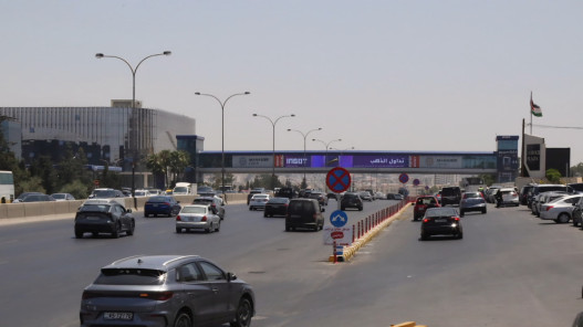 بدء تنفيذ مسارات مشاة ودراجات بطريق المطار.. وإغلاق جزئي 60 يوما