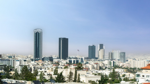 3.3 نسبة المطلقين من الرجال إلى 5.6 من النساء ممن هم فوق الـ25 سنة