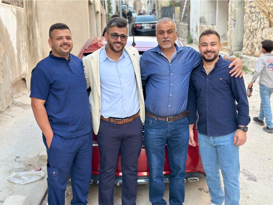 تهنئة بنجاح عملية جراحية للحاج محمود أحمد أبو دولة