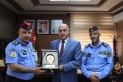 مدير شرطة الطفيلة الجبور يكرم المحافظ بمناسبة يوم المرور العالمي وأسبوع المرور العربي