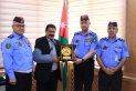 مدير شرطة عجلون يكرم المحافظ الهدايات بمناسبة يوم المرور العالمي واسبوع المرور العربي