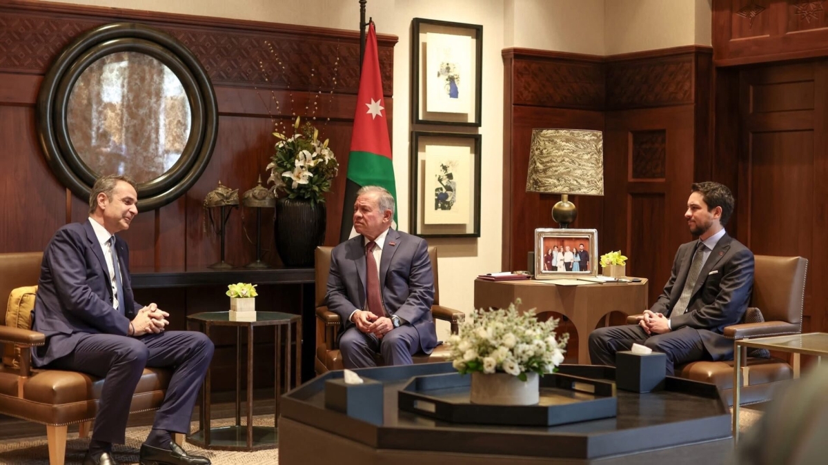 الملك والرئيس القبرصي ورئيس الوزراء اليوناني يعقدون قمة ثلاثية في عمان