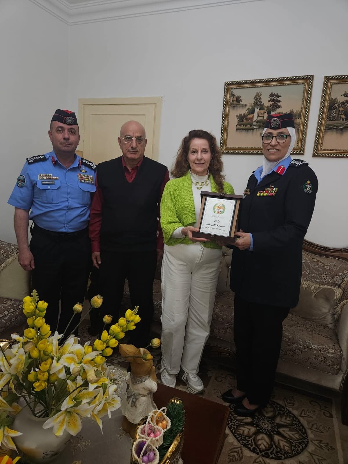مديرية الأمن العام تُكرم العقيد المتقاعد حدادين