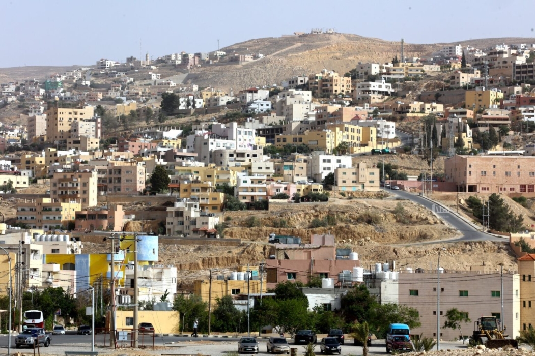 إغلاق مجمع باصات وادي موسى 540 يوماً واعتماد موقع بديل