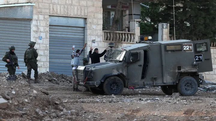 قوات الاحتلال الإسرائيلي تعتقل 9 فلسطينيين في الضفة الغربية المحتلة