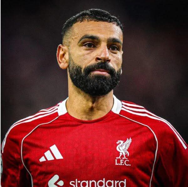 محمد صلاح ضمن أفضل 50 لاعبا في الدوري الإنكليزي وسط غموض مستقبله