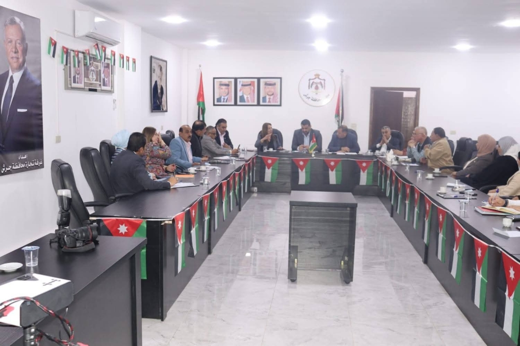 مجلس محافظة جرش يبحث تعزيز التعاون المشترك بين مجلس المحافظة وبلدية جرش الكبرى ومركز زها الثقافي