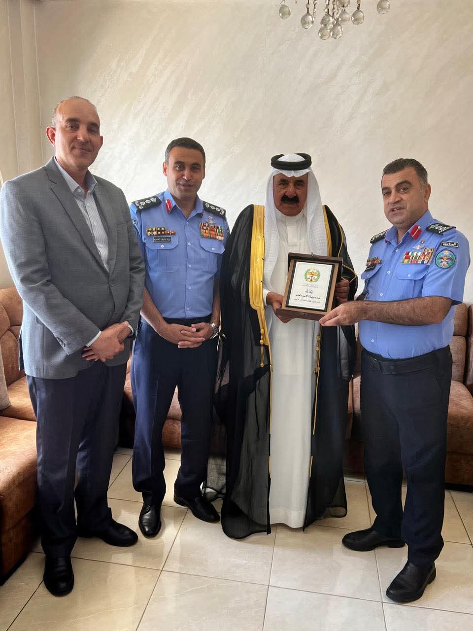 مديرية الأمن العام تُكرم العقيد المتقاعد عطالله الدعجة