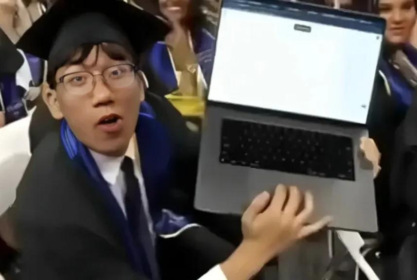 ”شات جي بي تي” يُسقط شهادة جامعية في أمريكا