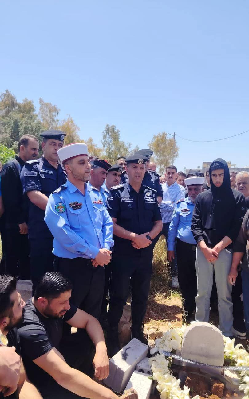 الأمن العام يُشارك بتشييع جثمان العقيد المتقاعد نايف جبر  الشطناوي...صور