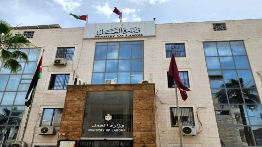 العمل تعاملت مع 15 نزاعا عماليا في الربع الأول من 2026