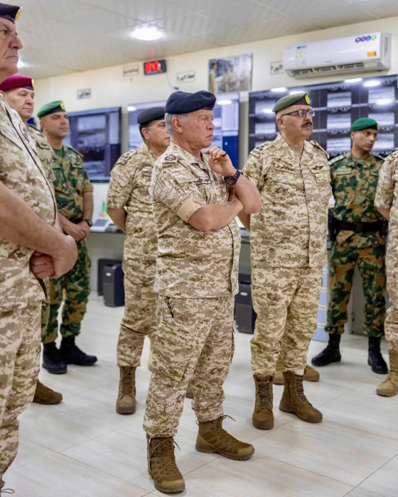 الملك يشيد بجهود مرتبات المنطقة العسكرية الشرقية في حماية الحدود