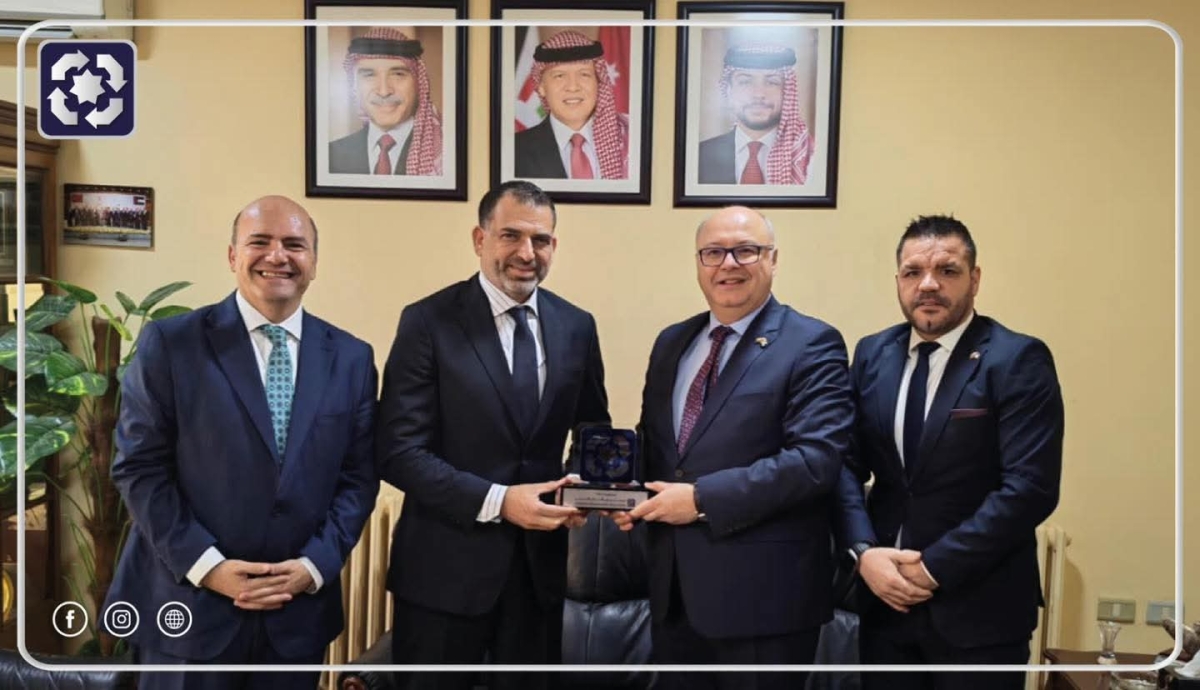 العلاونة والسفير البلغاري يبحثان تعزيز التعاون الاقتصادي والاستثماري...صور