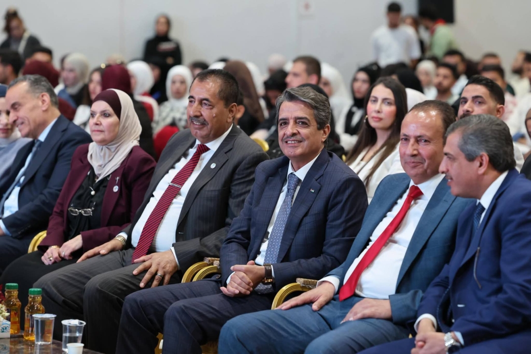 وزير الشباب يلتقي أصحاب المبادرات الشبابية في جامعة جدارا...صور