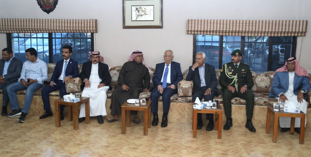 مندوبا عن الملك وولي العهد... العيسوي يعزي عشائر المخادمة وبني فواز والسلايطة والفايز والزبن