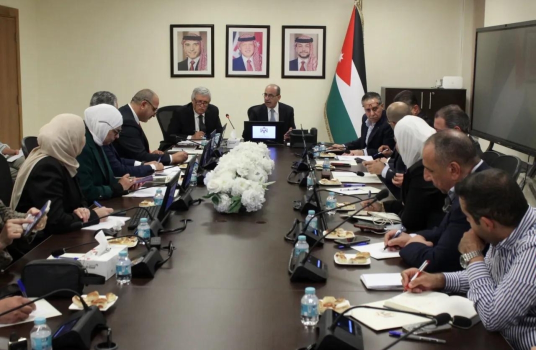 بحث تسهيل النقل الى المدن الصناعية والمناطق التنموية