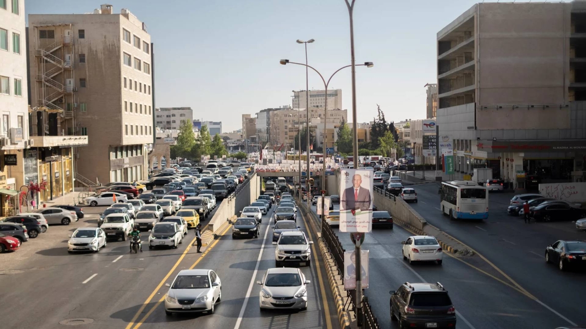 الشواربة: أزمات المرور في عمان ضريبة العيش في المدينة وعطاءات المواقف الشهر المقبل