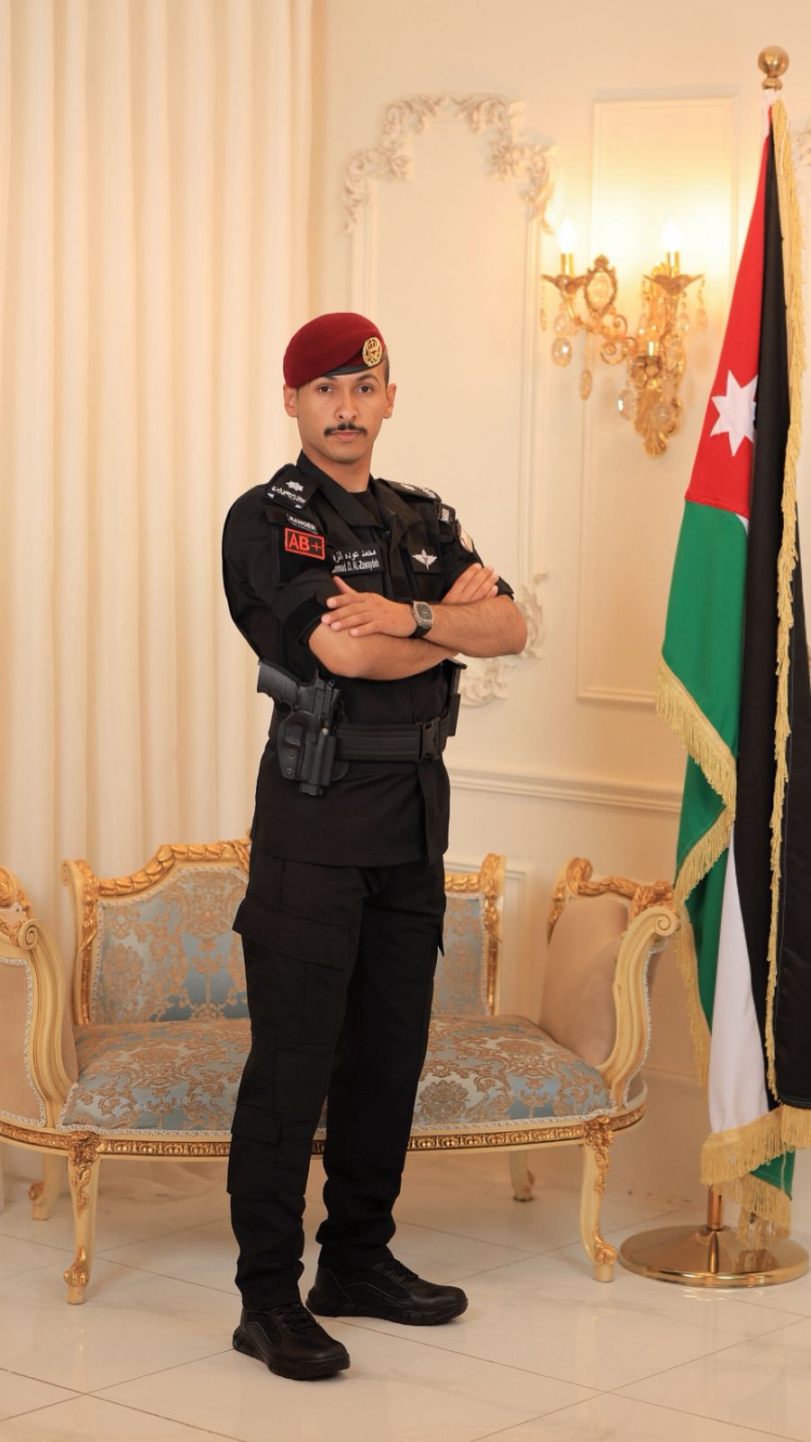 أبو محمد العيسى يهنئ العميد الركن عوده الزوايده بتخريج نجله الملازم محمد الزوايده