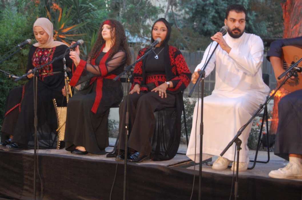 ربابة جسر الماضي للمستقبل..صور