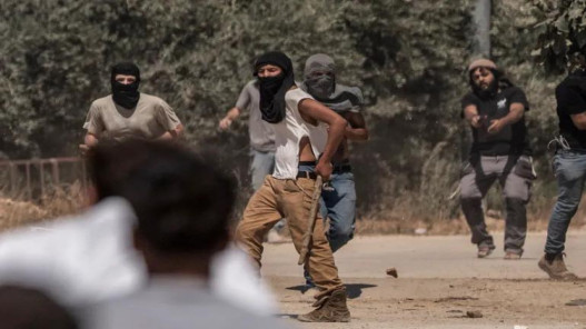إصابة 5 فلسطينيين وسرقة هواتف إثر اعتداء مستوطنين جنوبي بيت لحم