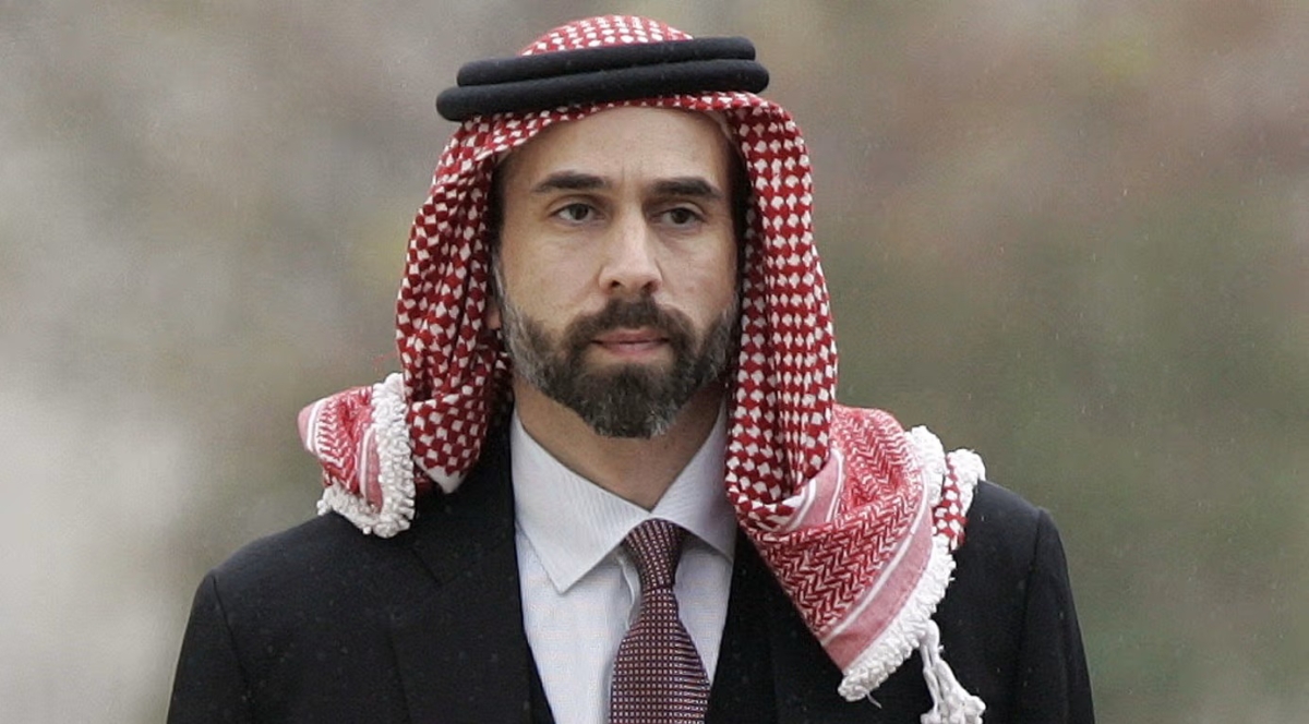 عمق الفيلسوف.. ودقة الأكاديمي في سيرة الأمير غازي بن محمد