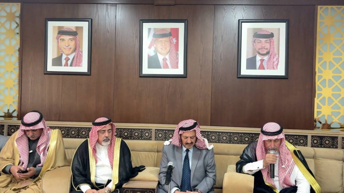 معالي كنيعان البلوي يرسم مع أبناء عشائر الفالوجة مشهد الدولة الأردنية الصلبة