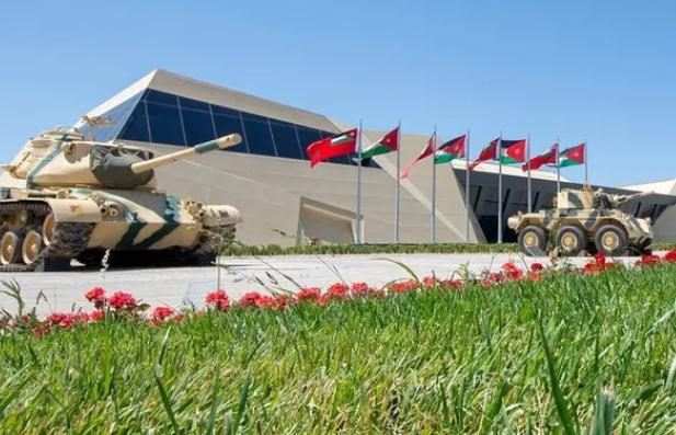 متحف الدبابات الملكي يحتفي بالذكرى الثمانين لاستقلال المملكة بفعاليات وطنية وعائلية