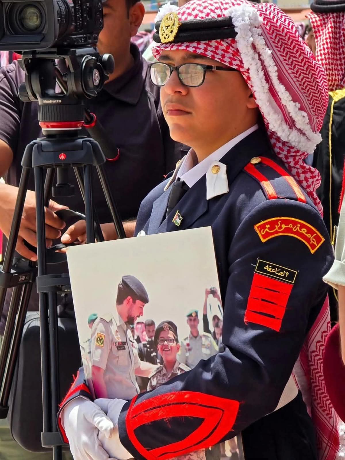 طفلٌ أردني يهزّ القلوب.. وولي العهد يصنع مشهداً لن ينساه الوطن
