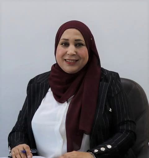 الدكتور الحمد يهنئ الدكتورة منى السليحات بترقيتها إلى رتبة أستاذ مشارك في الجامعة الأردنية