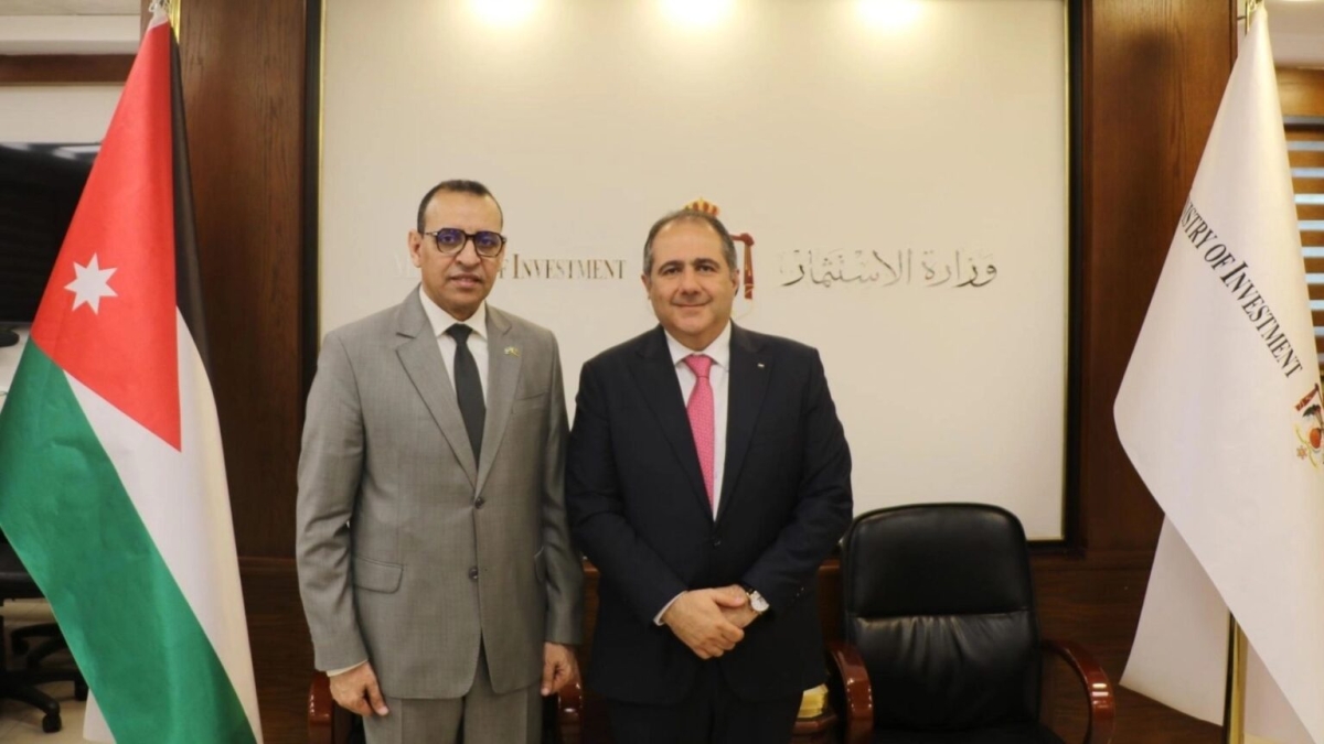 وزير الاستثمار يبحث والسفير الموريتاني تعزيز التعاون