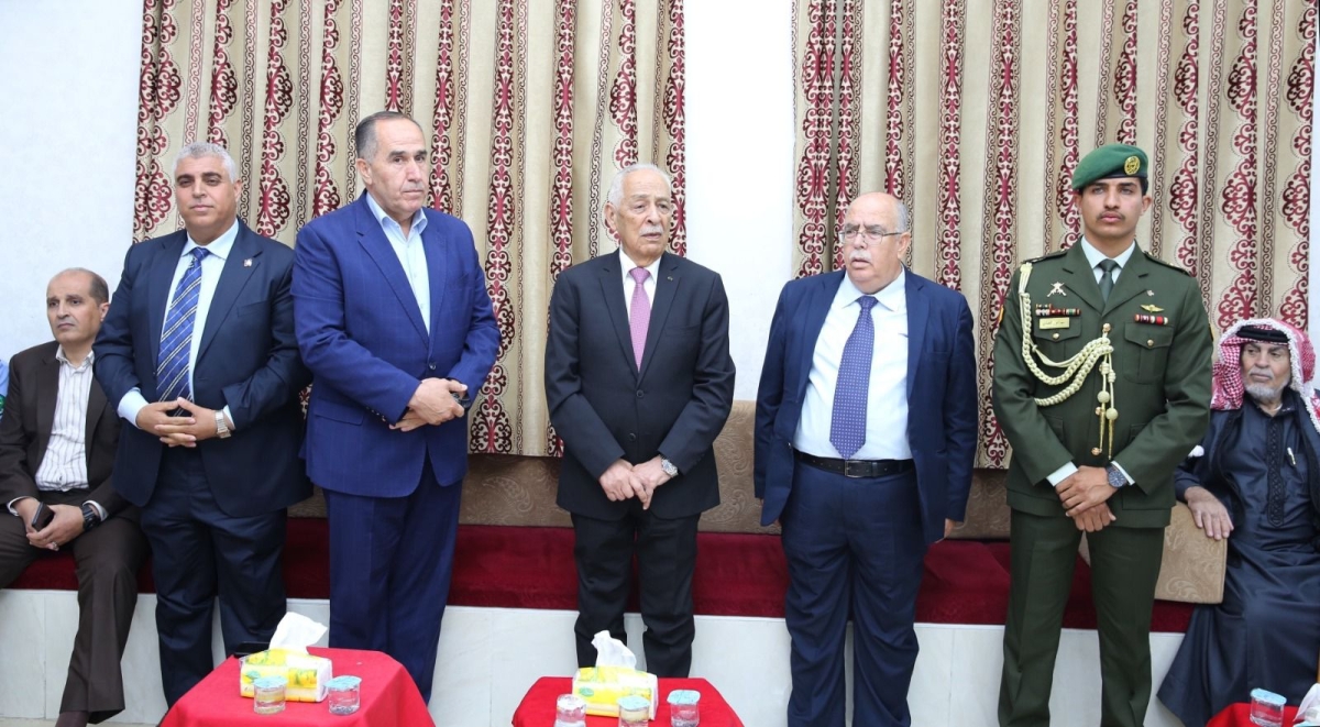 مندوبا عن الملك وولي العهد... العيسوي يعزي الزعبي