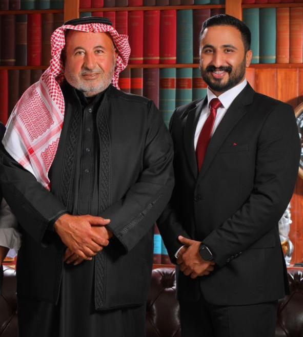 الصحفي محمد الفايز يهنئ منصور عرقوب الفايز بتخرج نجله بدر في تخصص الحقوق