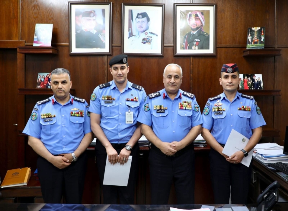 الشديفات يكرّم موظفين مثاليين في قضاء الأمن العام