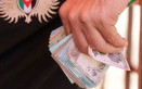 العيدية .. تعزيز لتواصل الكبار ورسم البهجة في نفوس الصغار