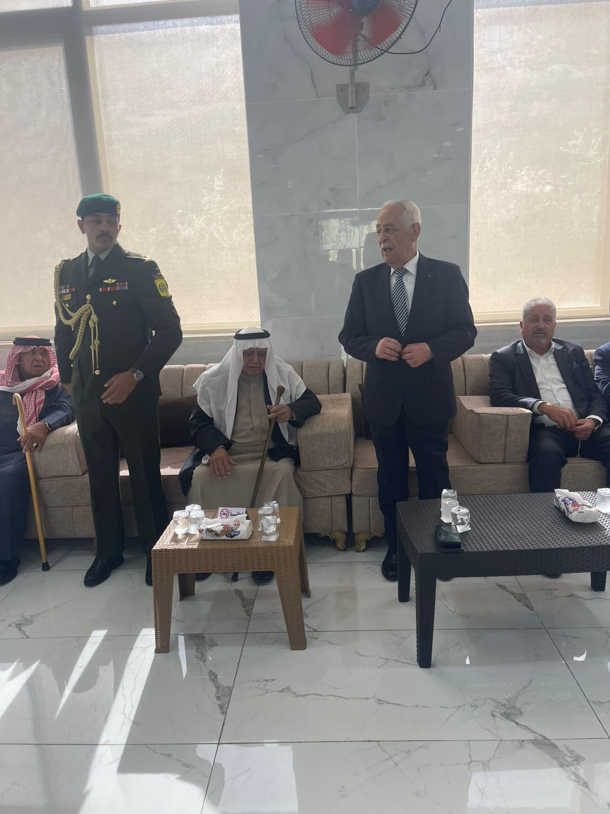 مندوبا عن الملك وولي العهد.. العيسوي يعزي عشيرة المهيرات...صور